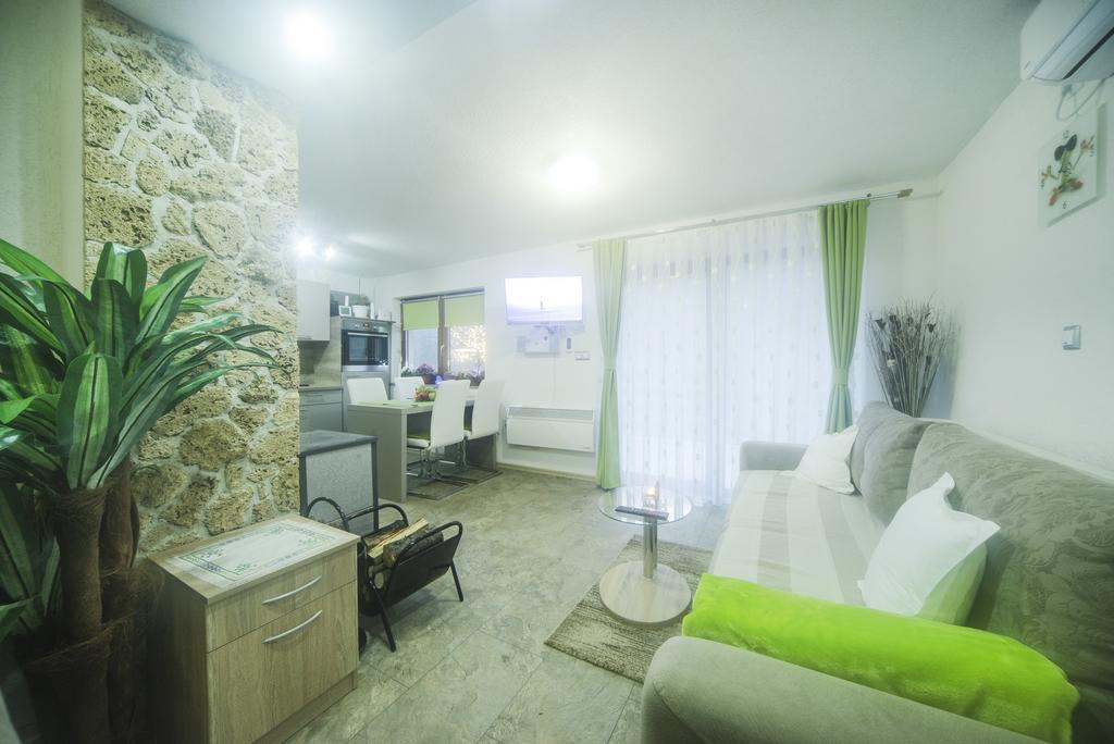 Moonriver Apartment Veljun 外观 照片